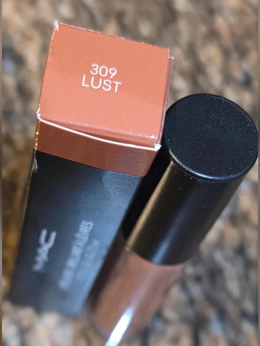 NIB MAC Cosmetics Lipglass, Lust